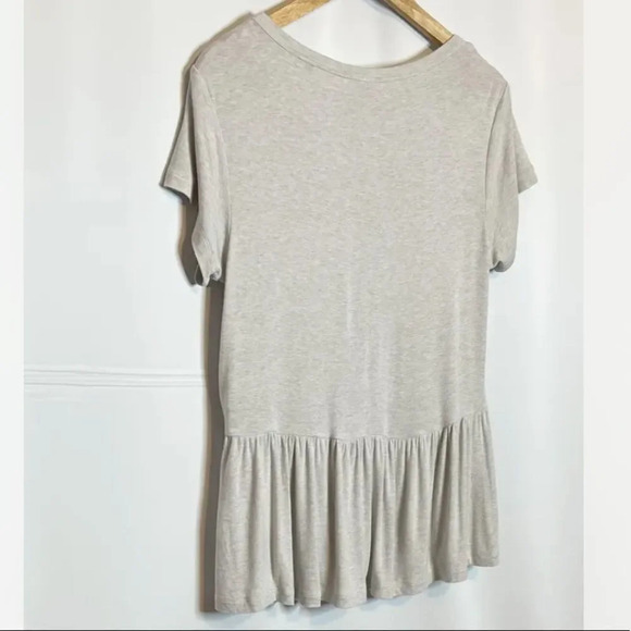 CAbi | Hangout Tee Peplum Top Short Sleeve Heathered Oatmeal - Picture 7 of 10